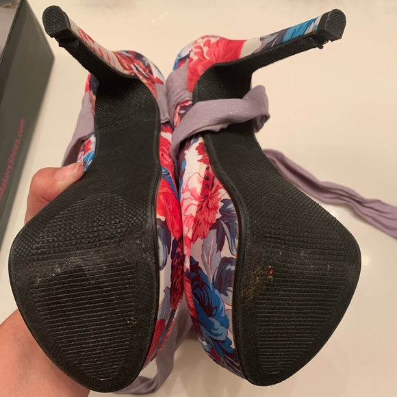Floral Heels - Picture 4 of 6
